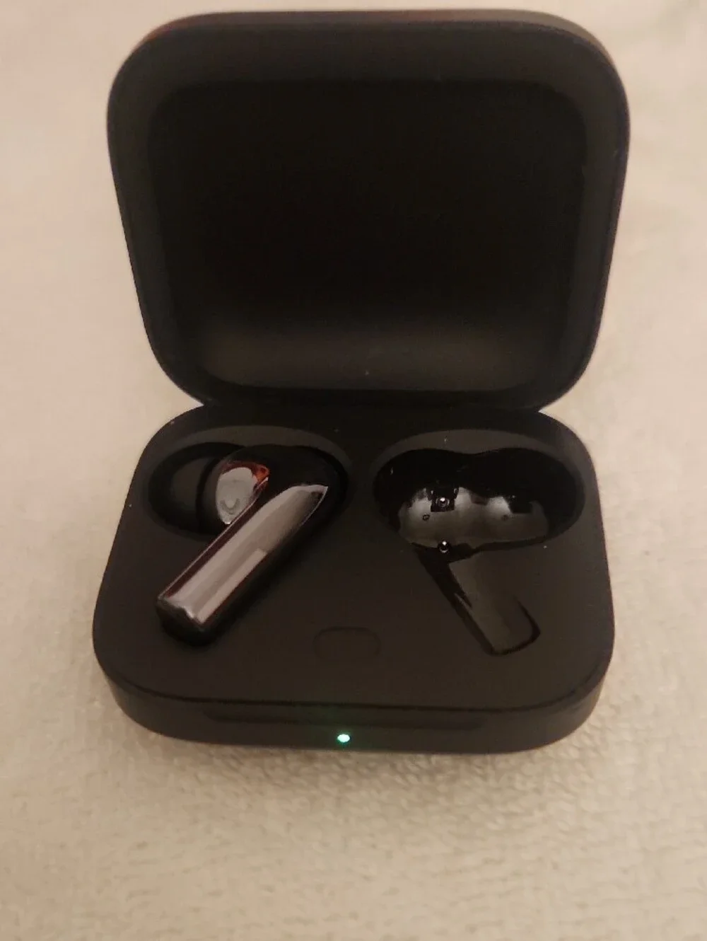OnePlus Matte Black Earbuds Charging Case
